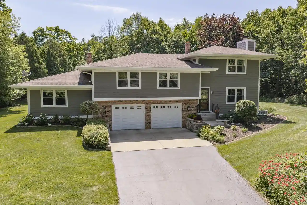 Homes for sale in Colgate, WI | N93w24655 Bark Road Road, Colgate, WI 53017 | MLS# 1970673