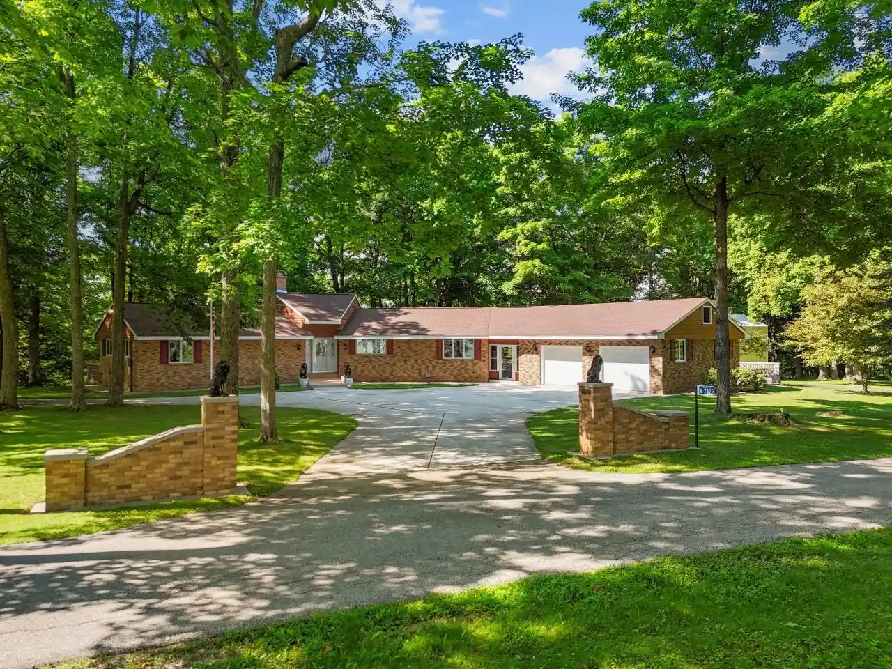 Homes for sale in Hortonville, WI | W7829 Oakcrest Dr Dr, Hortonville, WI 54944 | MLS# 50328778