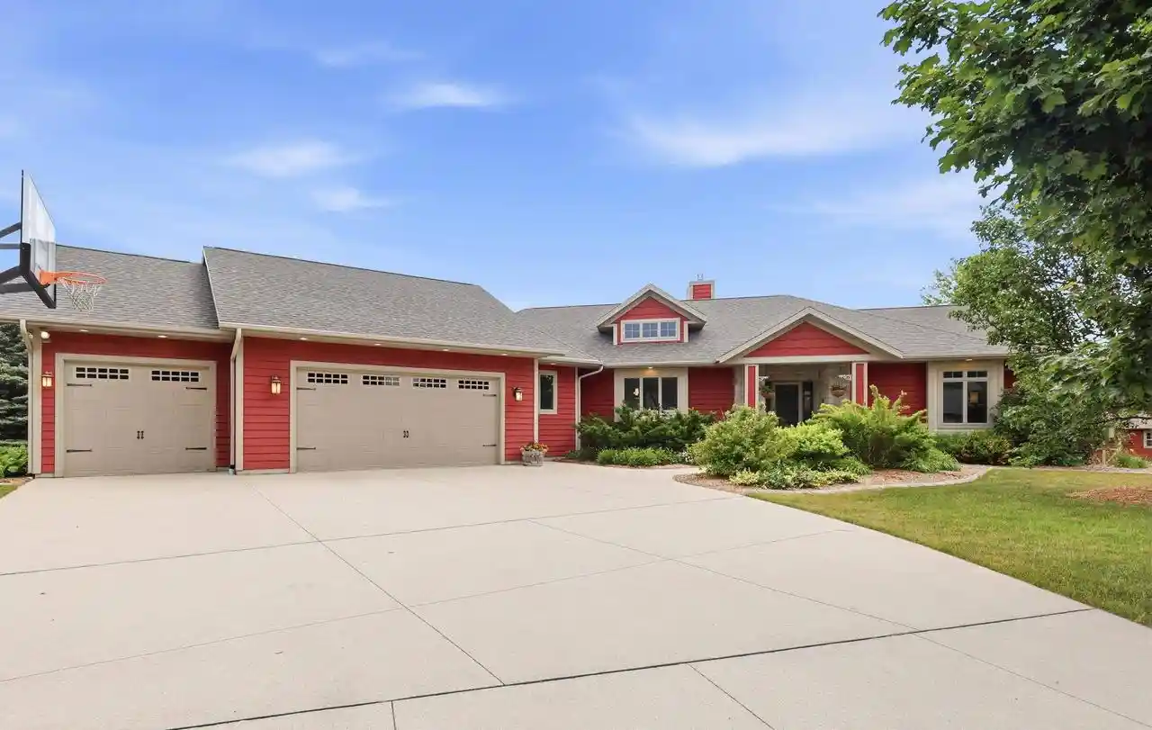 Homes for sale in New Holstein, WI | 1518 Calumet Dr Dr, New Holstein, WI 53061 | MLS# 50328734
