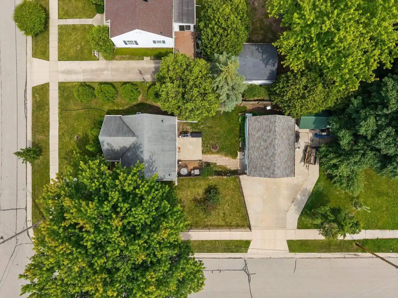 3rd image of 882 Higgins Avenue Avenue, Neenah, WI 54956 | MLS# 50328776