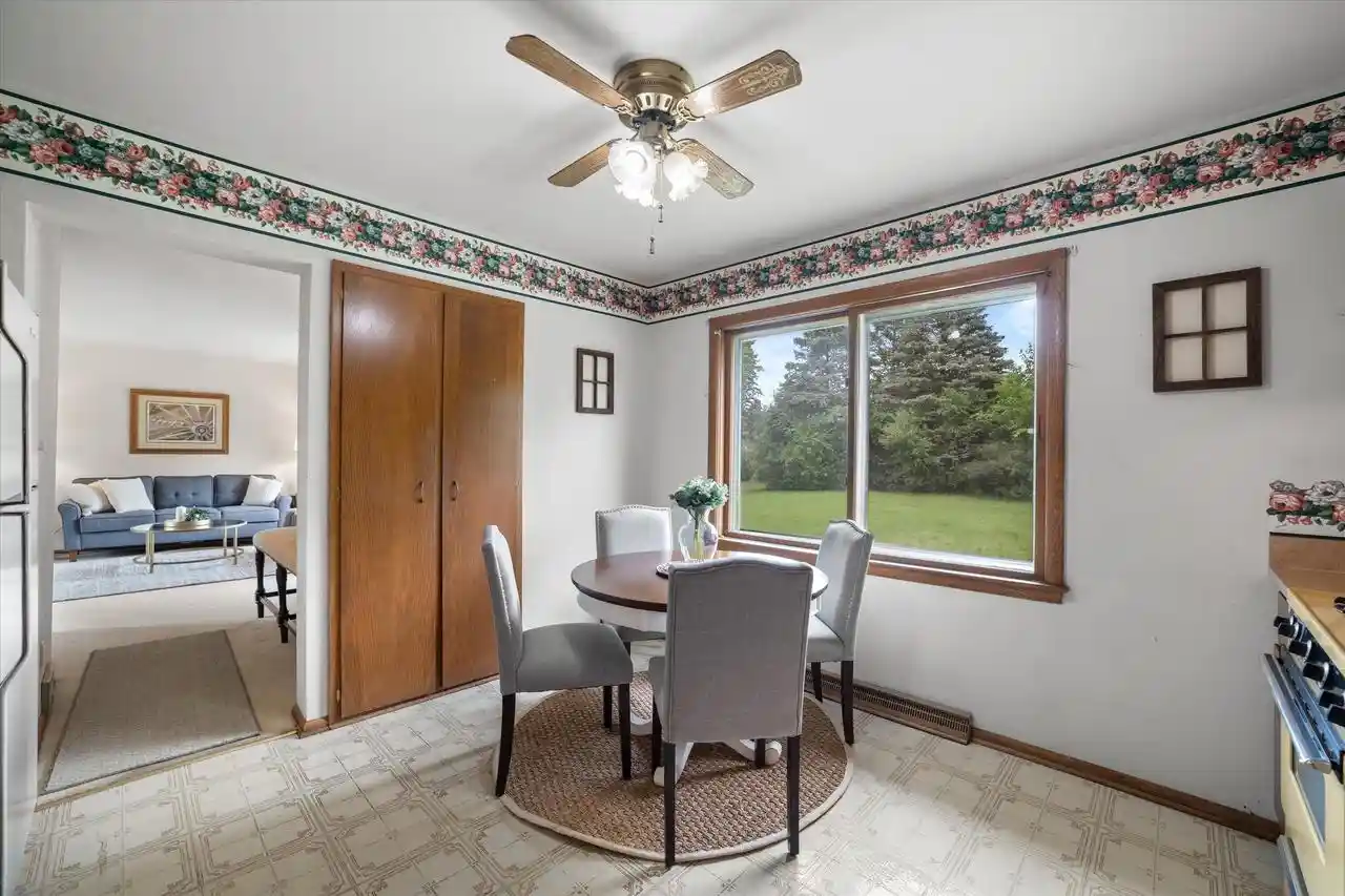 2nd image of S67w13720 Hardwicke Pl Pl, Muskego, WI 53150 | MLS# 1970692