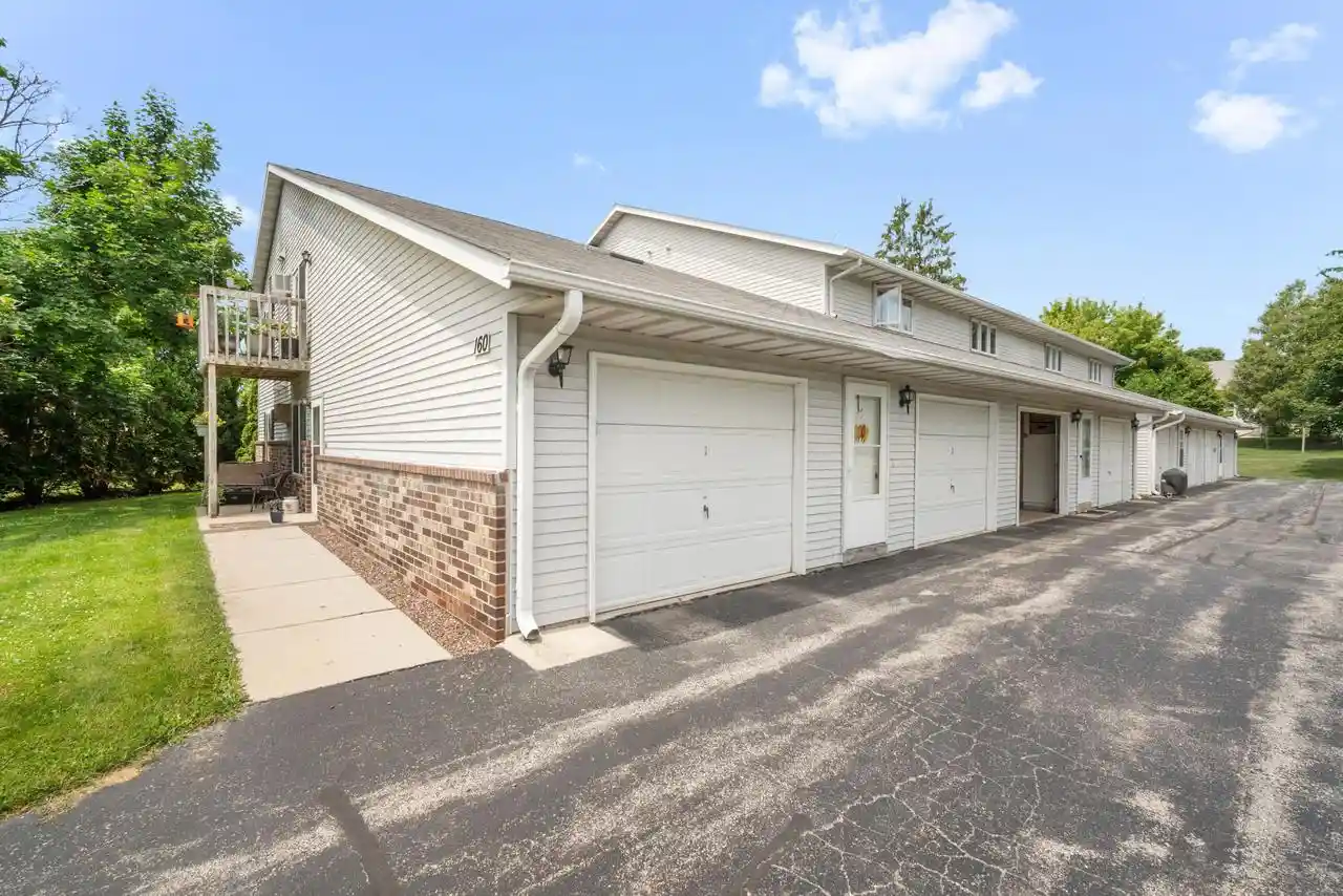 Homes for sale in Slinger, WI | 160 S Maple Ave Ave, Slinger, WI 53086