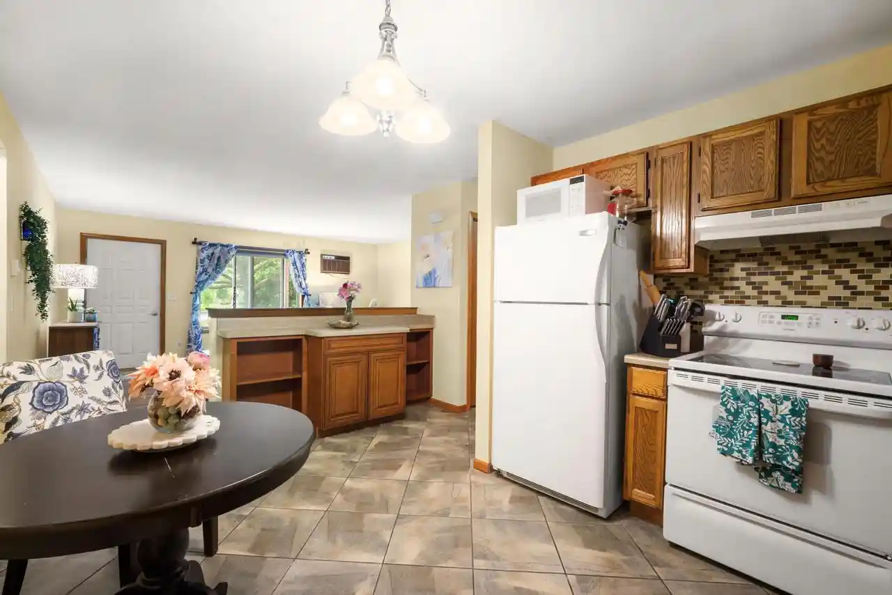 Homes for sale in Slinger, WI | 160 S Maple Avenue Avenue, Slinger, WI 53086 | Houzeo