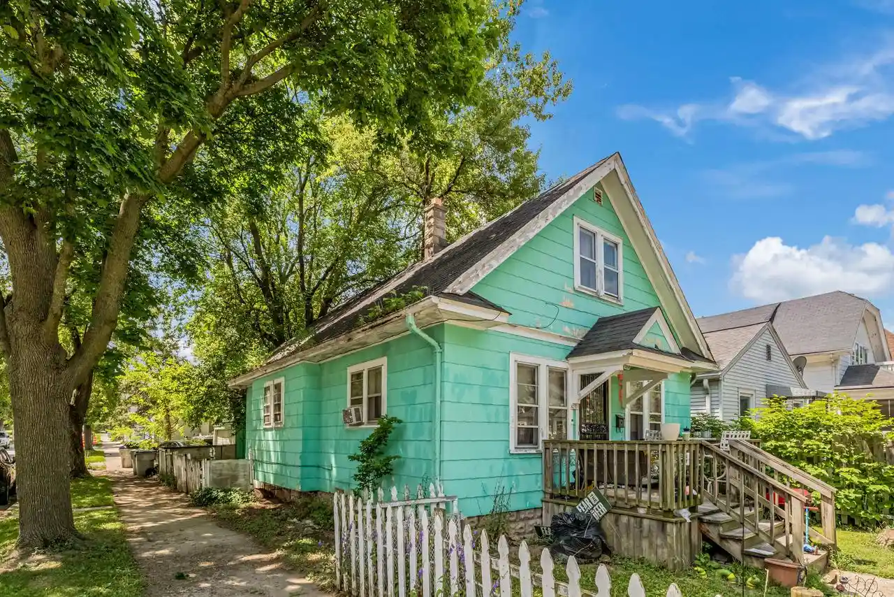 Photo 1 of Single family home for sale at 4201 W Sieben Pl Pl, Milwaukee, WI 53216 | MLS# 1970697 | Listing updated on 2026-09-08