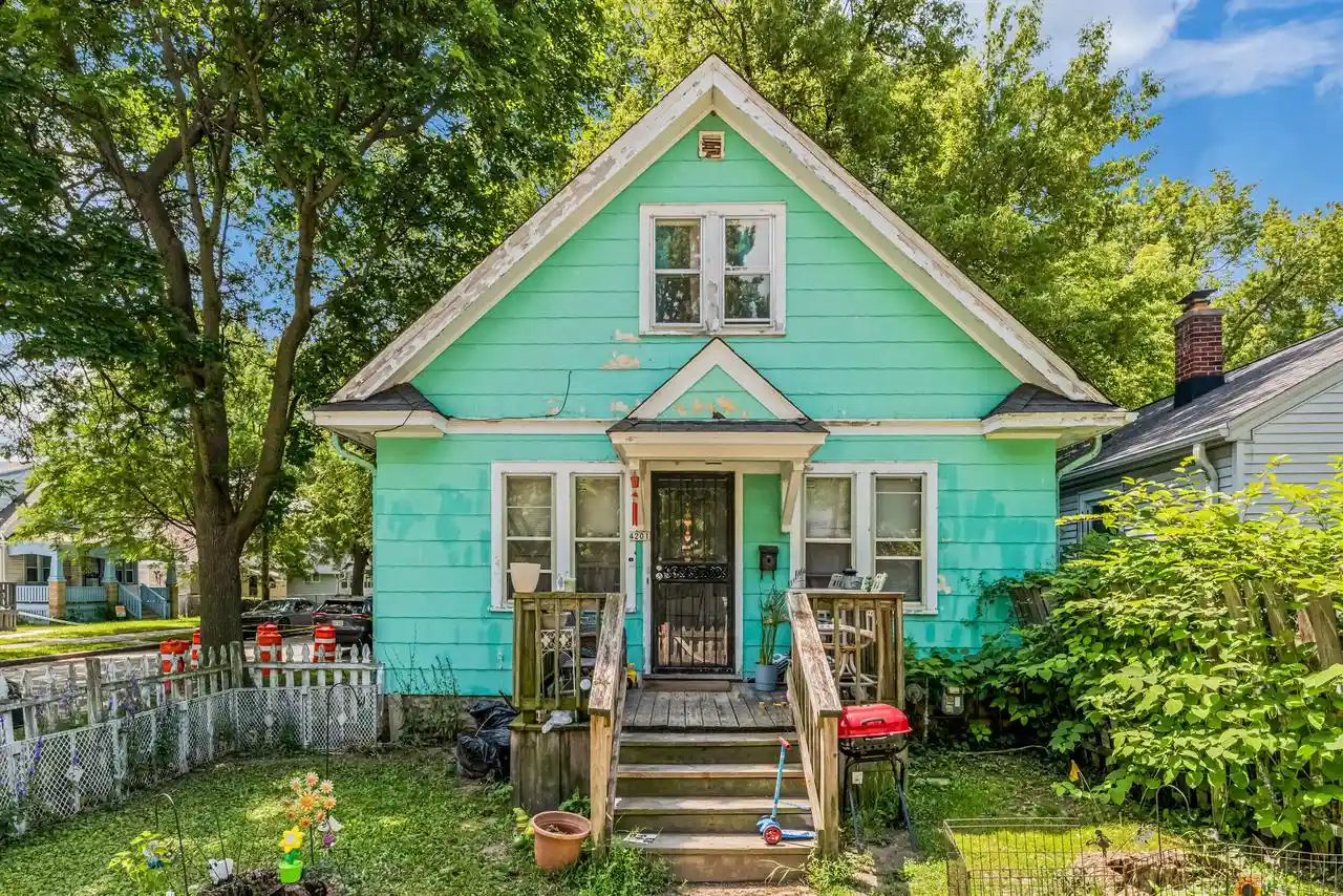Photo 2 of Single family home for sale at 4201 W Sieben Pl Pl, Milwaukee, WI 53216 | MLS# 1970697 | Listing updated on 2026-09-08