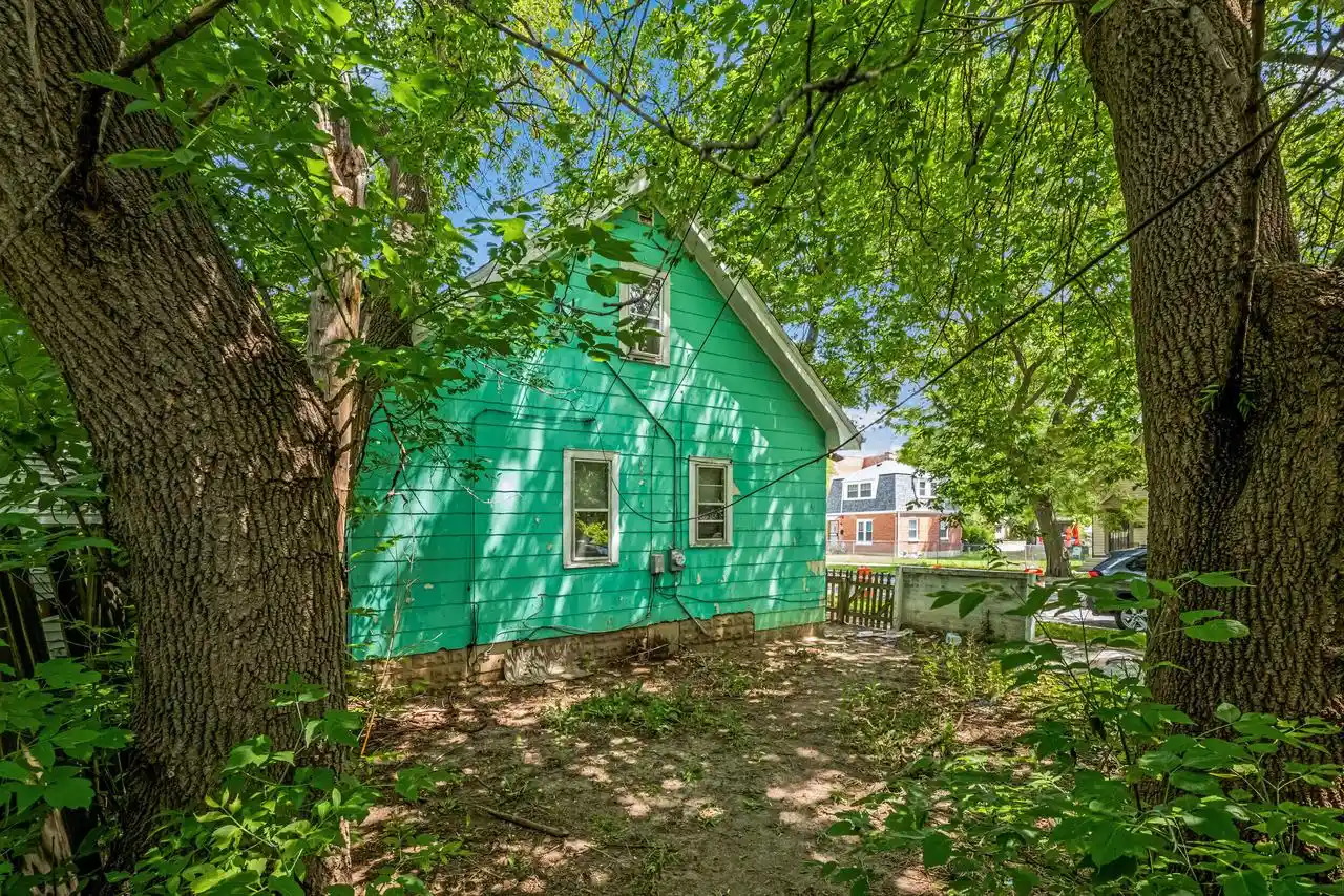 Photo 4 of Single family home for sale at 4201 W Sieben Pl Pl, Milwaukee, WI 53216 | MLS# 1970697 | Listing updated on 2026-09-08