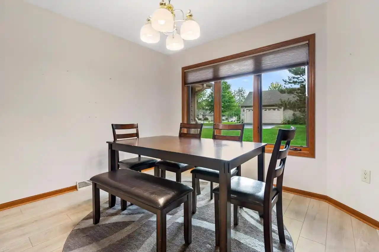5th image of W240n2365 E Pkwy Mdw Cir Cir, Pewaukee, WI 53072