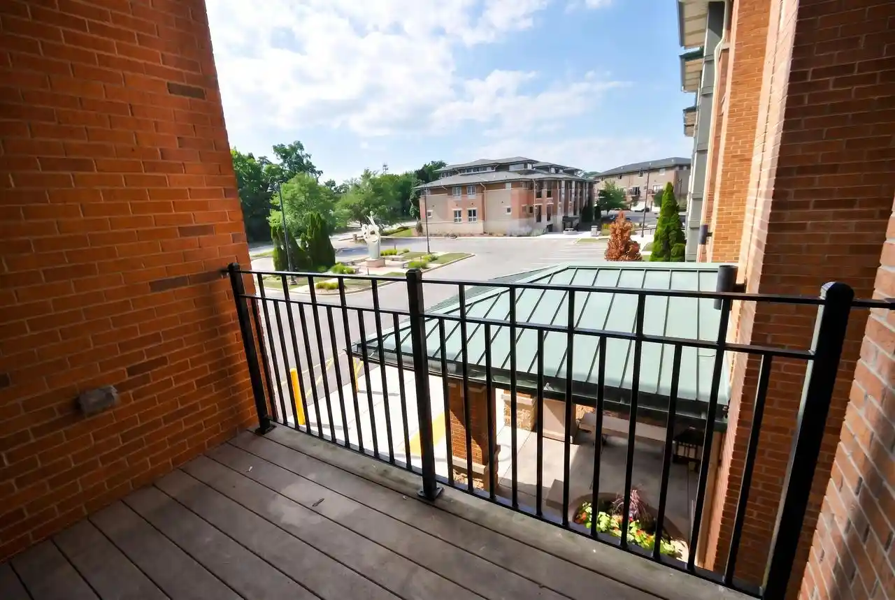 4th image of 15295 W Library Ln Ln, New Berlin, WI 53151