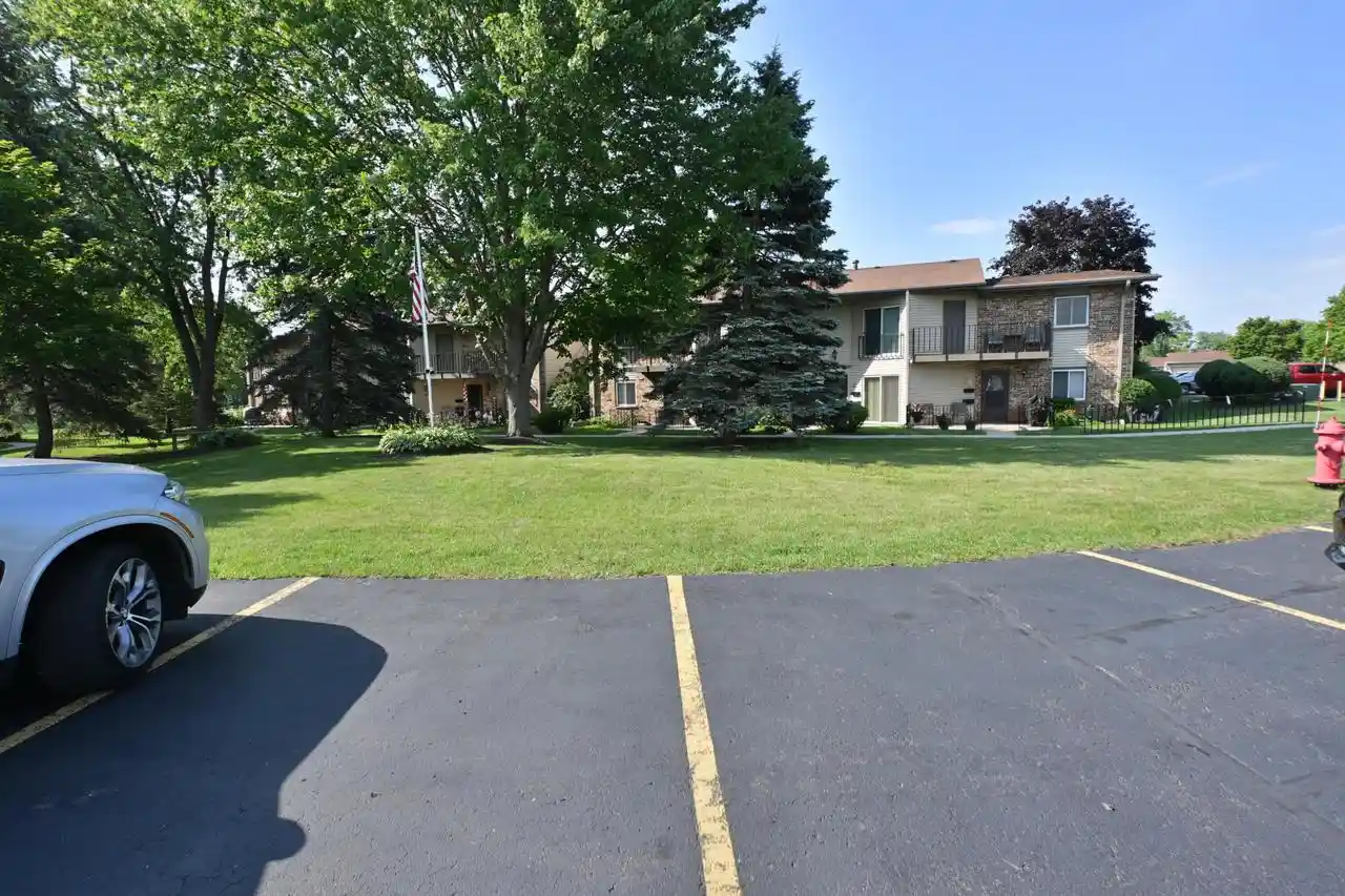 Homes for sale in Germantown, WI | W169n11588 Biscayne Dr Dr #14, Germantown, WI 53022 | MLS# 1970735