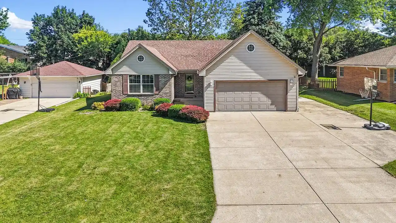 Homes for sale in Greenfield, WI | 7116 W Carpenter Avenue Avenue, Greenfield, WI 53220 | MLS# 1970739