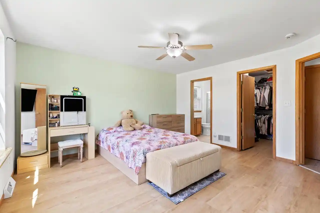 Homes for sale in Greenfield, WI | 7116 W Carpenter Avenue Avenue, Greenfield, WI 53220 | MLS# 1970739