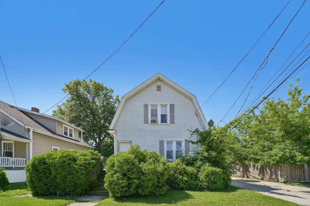 1st image of 1911 43rd Street Street, Kenosha, WI 53140 | MLS# 1970752