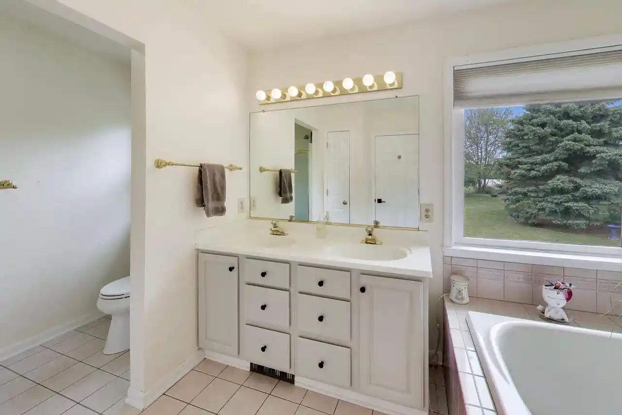5th image of 4322 25Th Street Street, Kenosha, WI 53144 | MLS# 1970759
