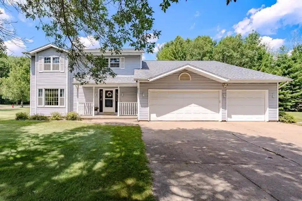 1st image of 413 S Emerald Dr Dr, Wausau, WI 54401 | MLS# 22603165