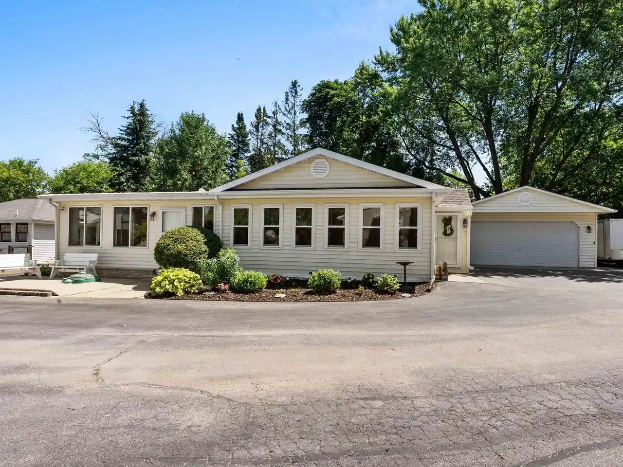Homes for sale in Luxemburg, WI | E0112 Paque Lane Lane, Luxemburg, WI 54217 | MLS# 50328786