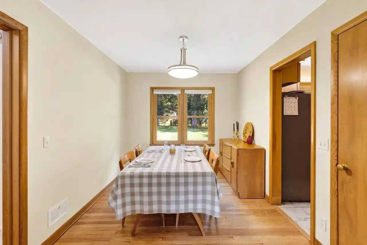 2nd image of 913 Mohican Pass Pass, Madison, WI 53711 | MLS# 2027668