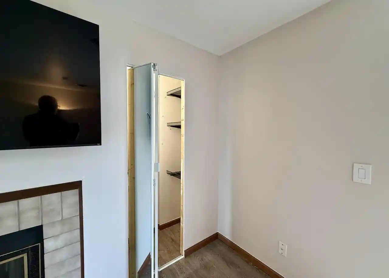 3rd image of 515 D'onofrio Dr Dr, Madison, WI 53719