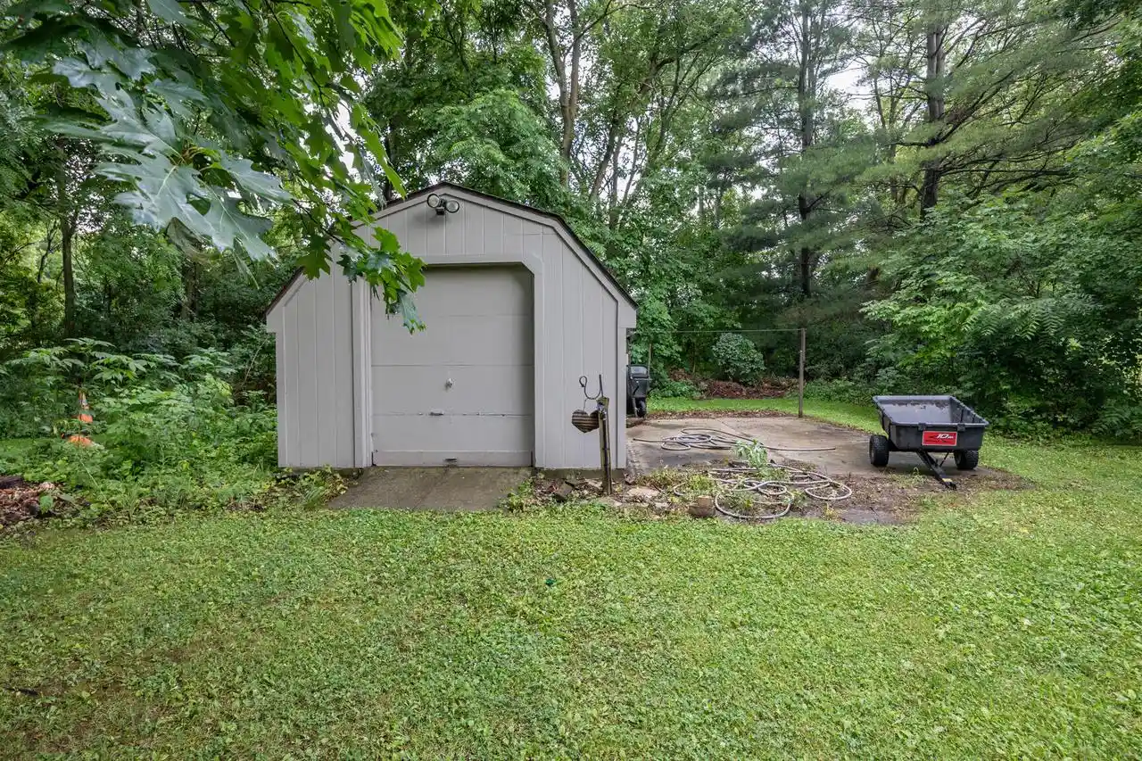 3rd image of W233S5269 Cottontail Trail Trail, Waukesha, WI 53189 | MLS# 1970807