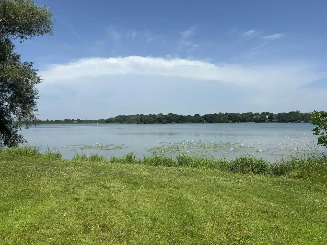 Homes for sale in Oconomowoc, WI | N73w36388 S Shore Dr Dr, Oconomowoc, WI 53066 | MLS# 1970811