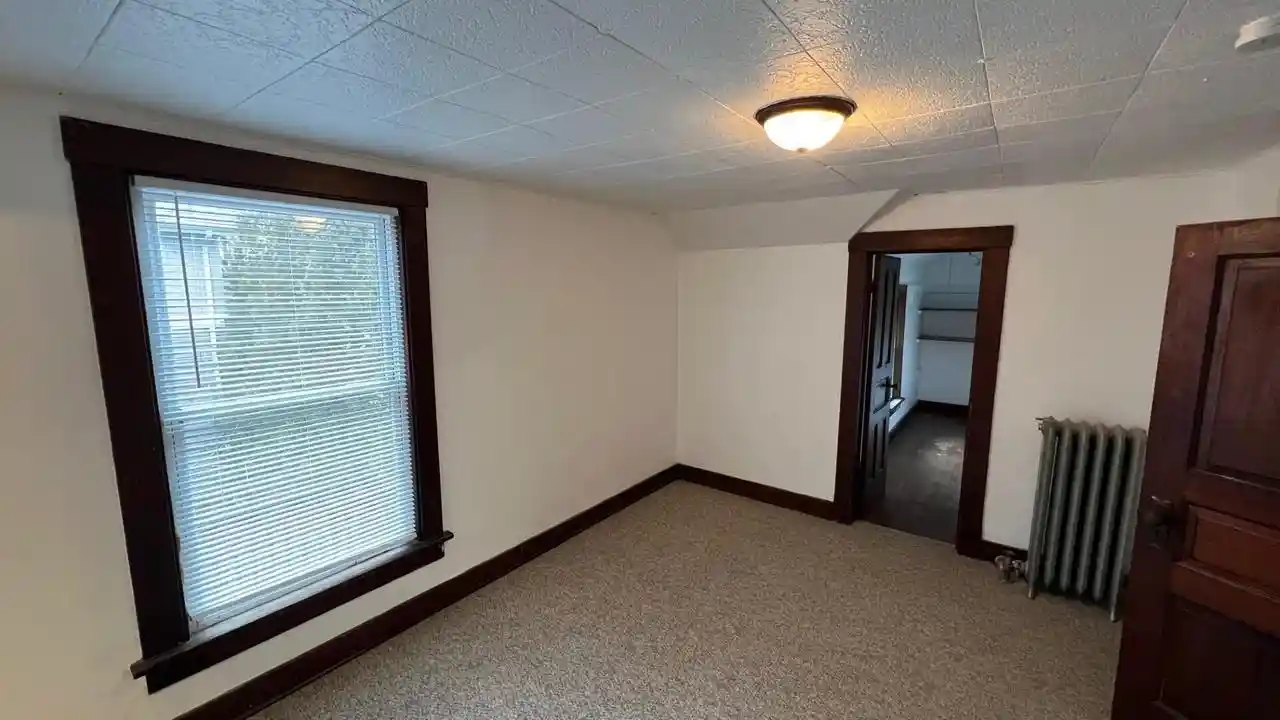 2nd image of 1401 Columbus Street Street, Manitowoc, WI 54220 | MLS# 1970815