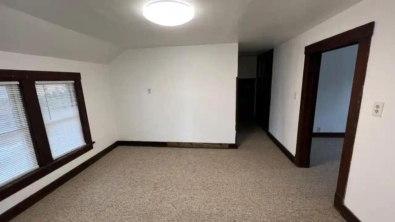 3rd image of 1401 Columbus Street Street, Manitowoc, WI 54220 | MLS# 1970815