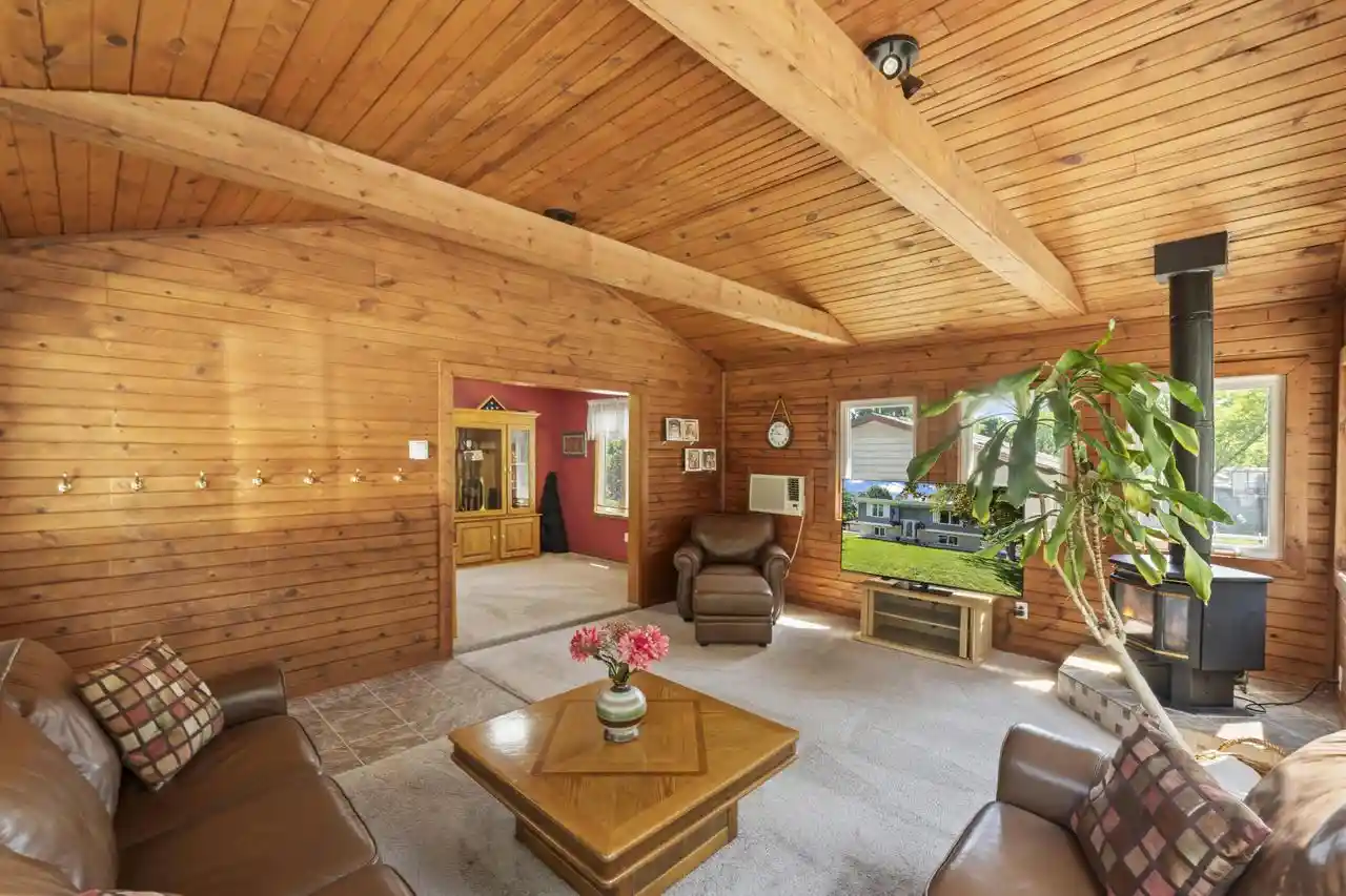 5th image of 255 Willow Dr Dr, Hartland, WI 53029 | MLS# 1970819
