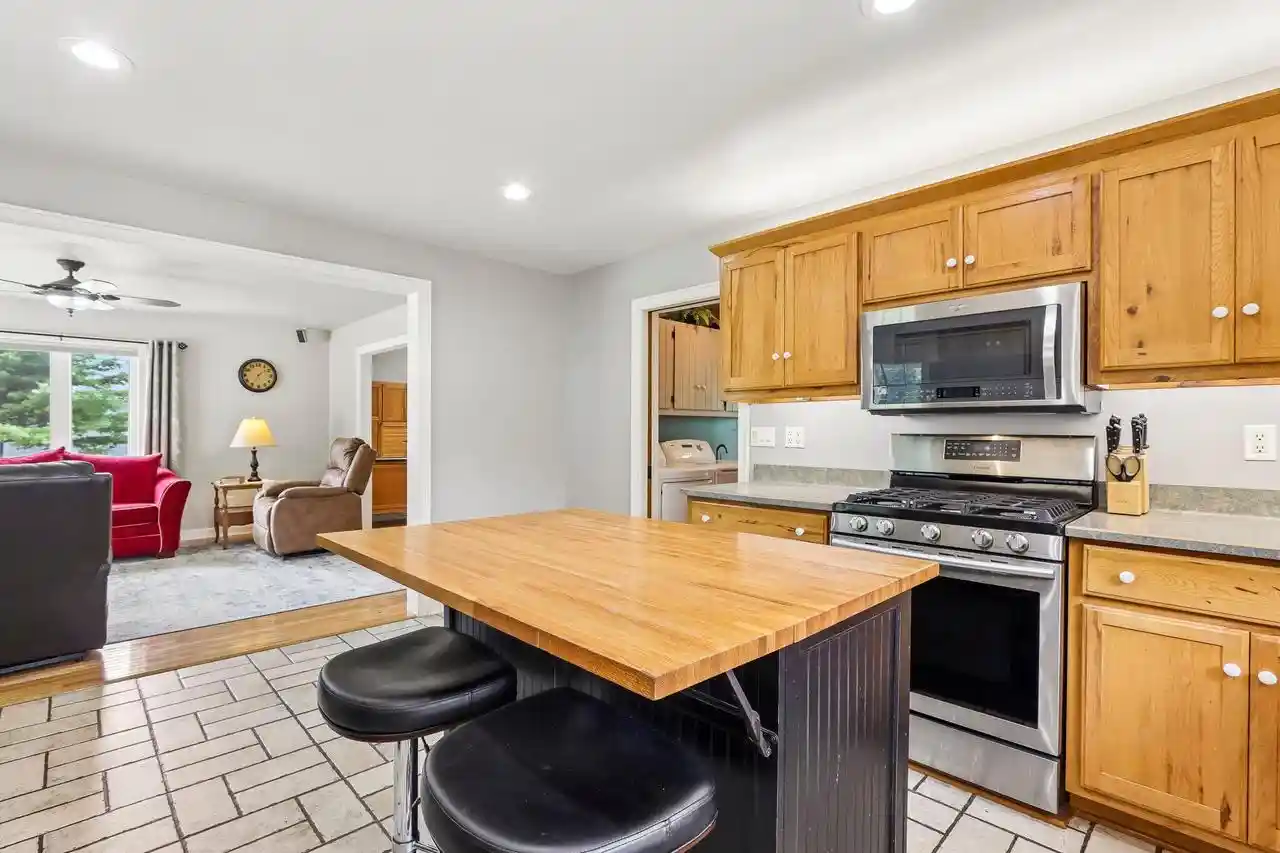 3rd image of S17W32648 Mickle Road Road, Delafield, WI 53018 | MLS# 1970827