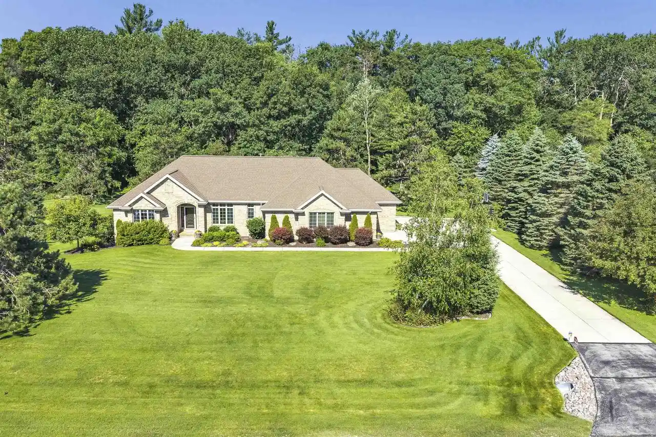Homes for sale in Suamico, WI | 2253 Tumbleweed Trail Trail, Suamico, WI 54313 | MLS# 50328795