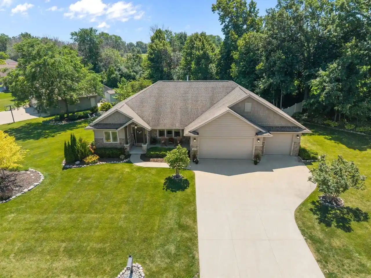 1st image of 1983 Creek Side Dr Dr, Neenah, WI 54956 | MLS# 50328798