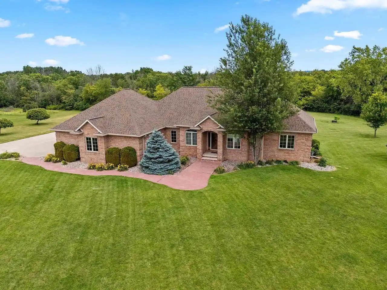 Homes for sale in Wrightstown, WI | 11 Corn Silk Court Court, Wrightstown, WI 54180 | MLS# 50328801