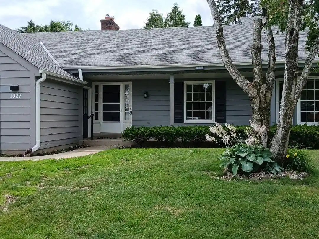 1st image of 1027 W Shaker Circle Circle, Mequon, WI 53092 | MLS# 1970828