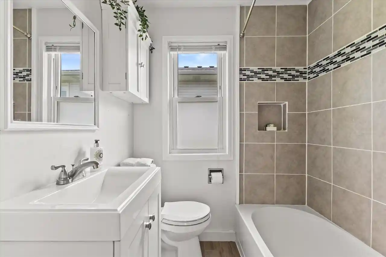 3rd image of 128 S Hartwell Avenue Avenue, Waukesha, WI 53186 | MLS# 1970833