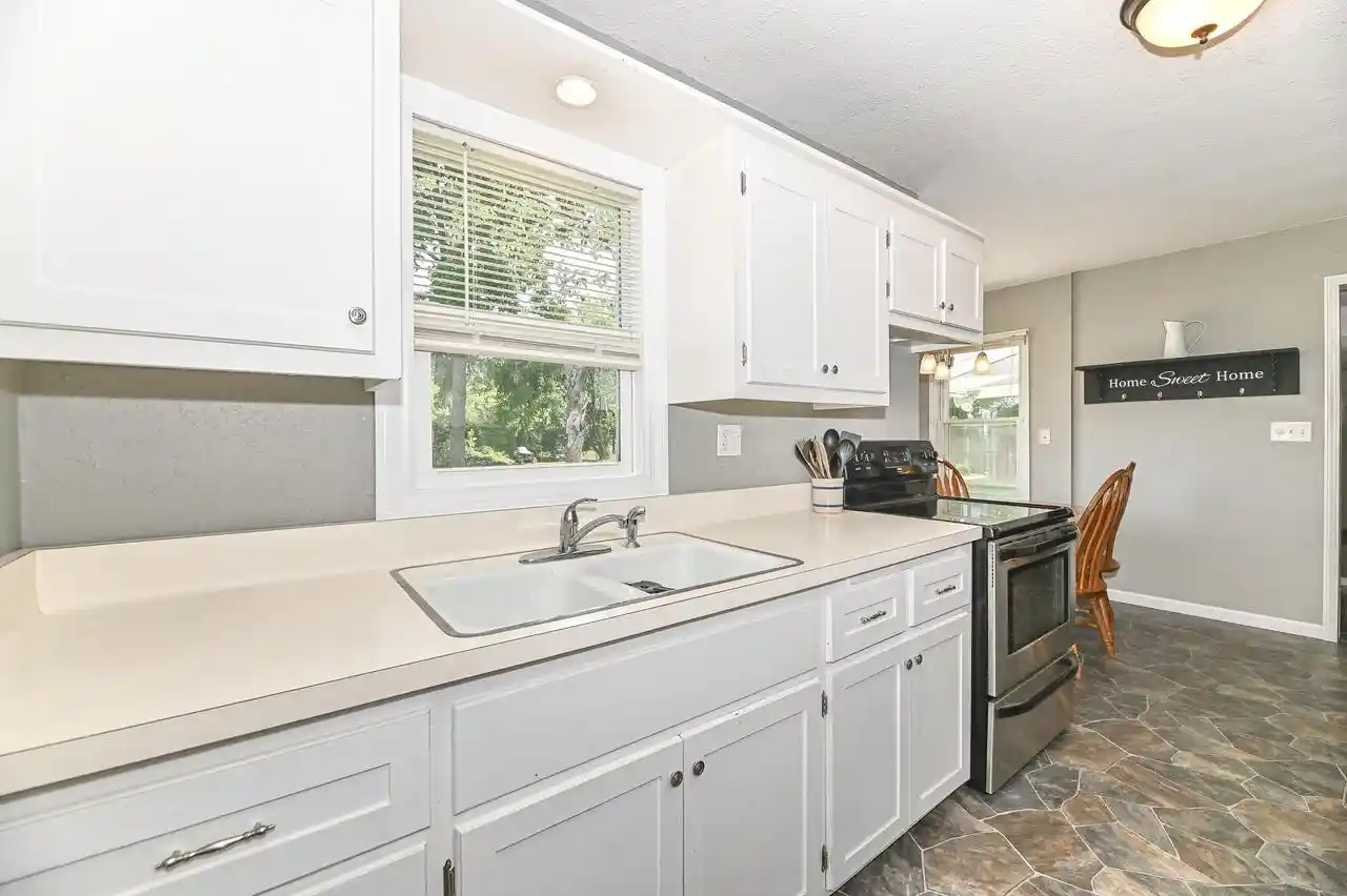 Homes for sale in Muskego, WI | S64W18606 Topaz Dr Dr, Muskego, WI 53150 | MLS# 1970838