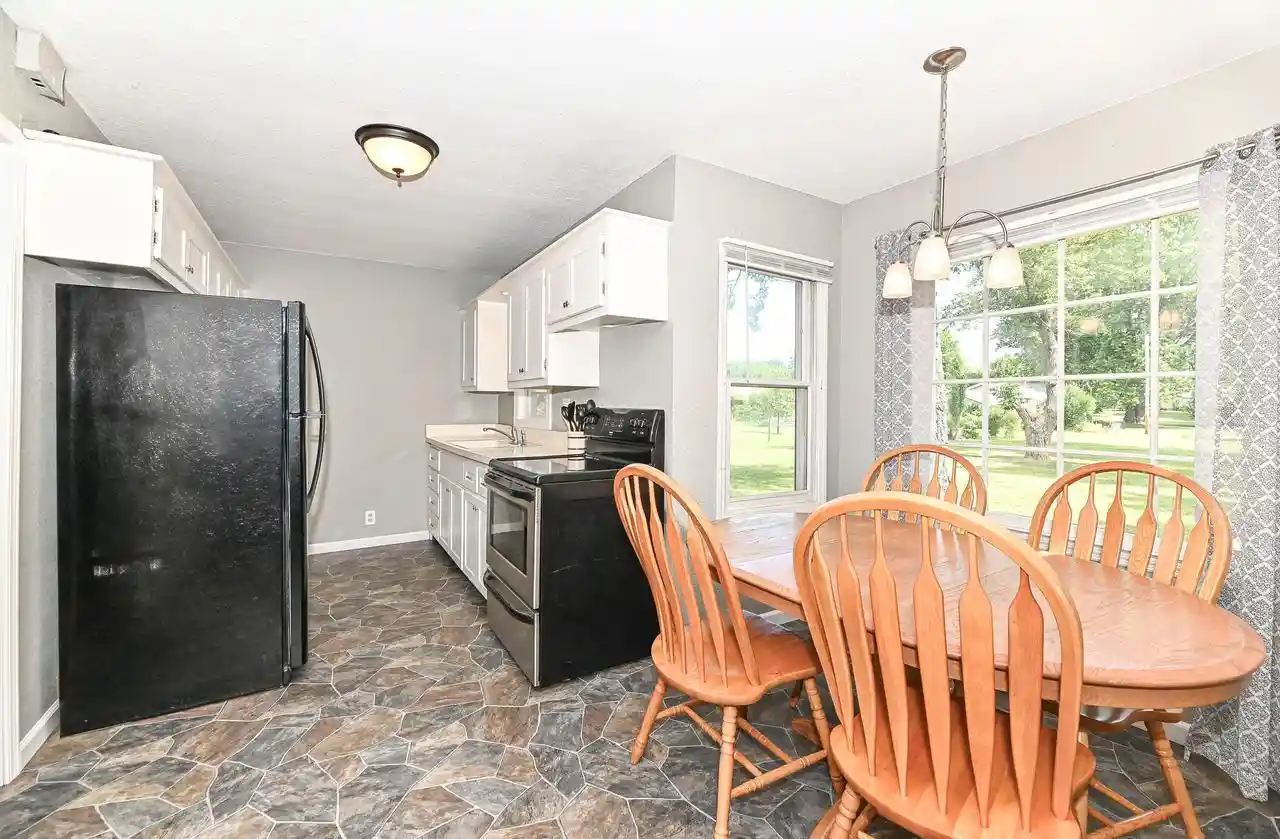 Homes for sale in Muskego, WI | S64w18606 Topaz Dr Dr, Muskego, WI 53150 | MLS# 1970838