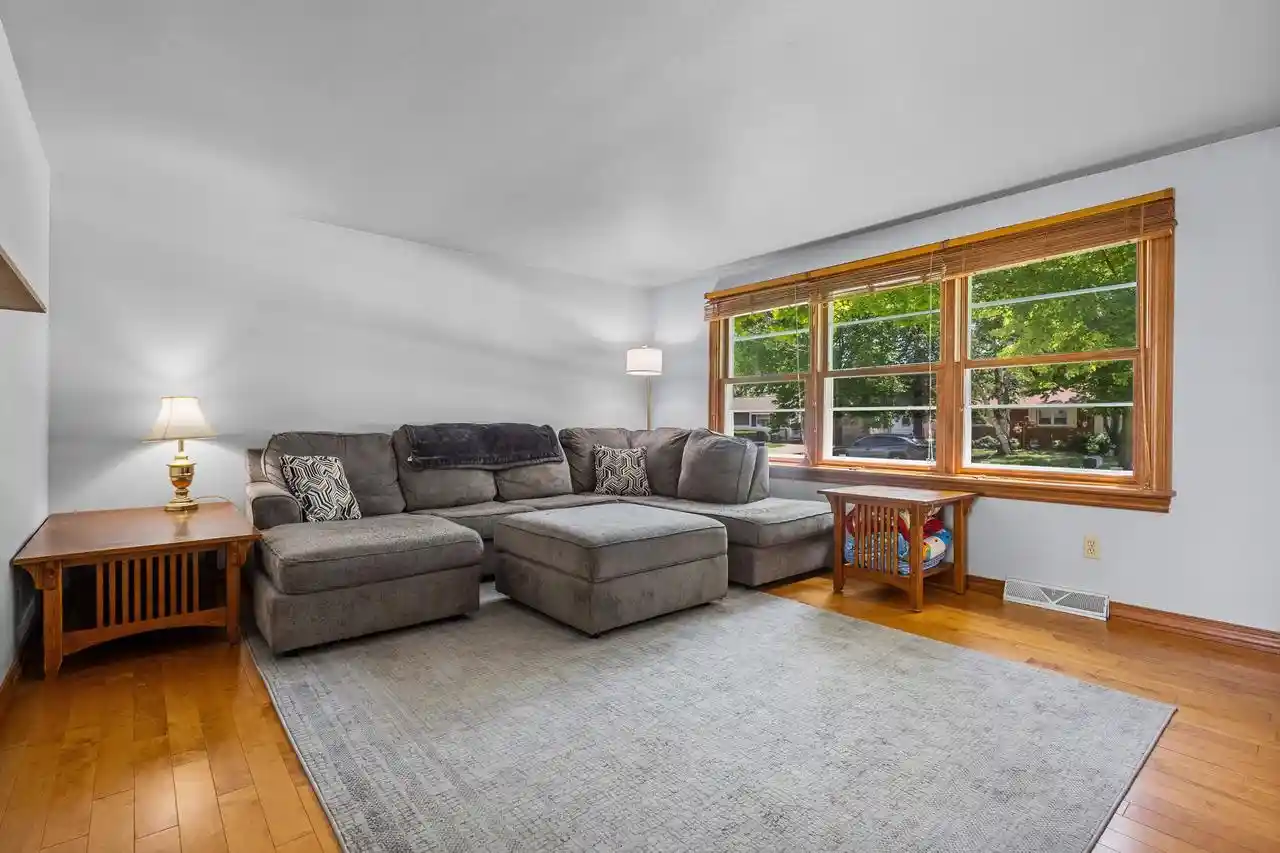 2nd image of 1510 Lindale Lane Lane, Green Bay, WI 54313 | MLS# 50328810