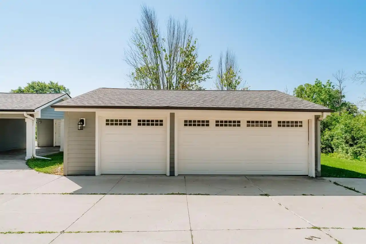 Homes for sale in New Berlin, WI | 18995 W Norwood Dr Dr, New Berlin, WI 53146 | MLS# 1970845