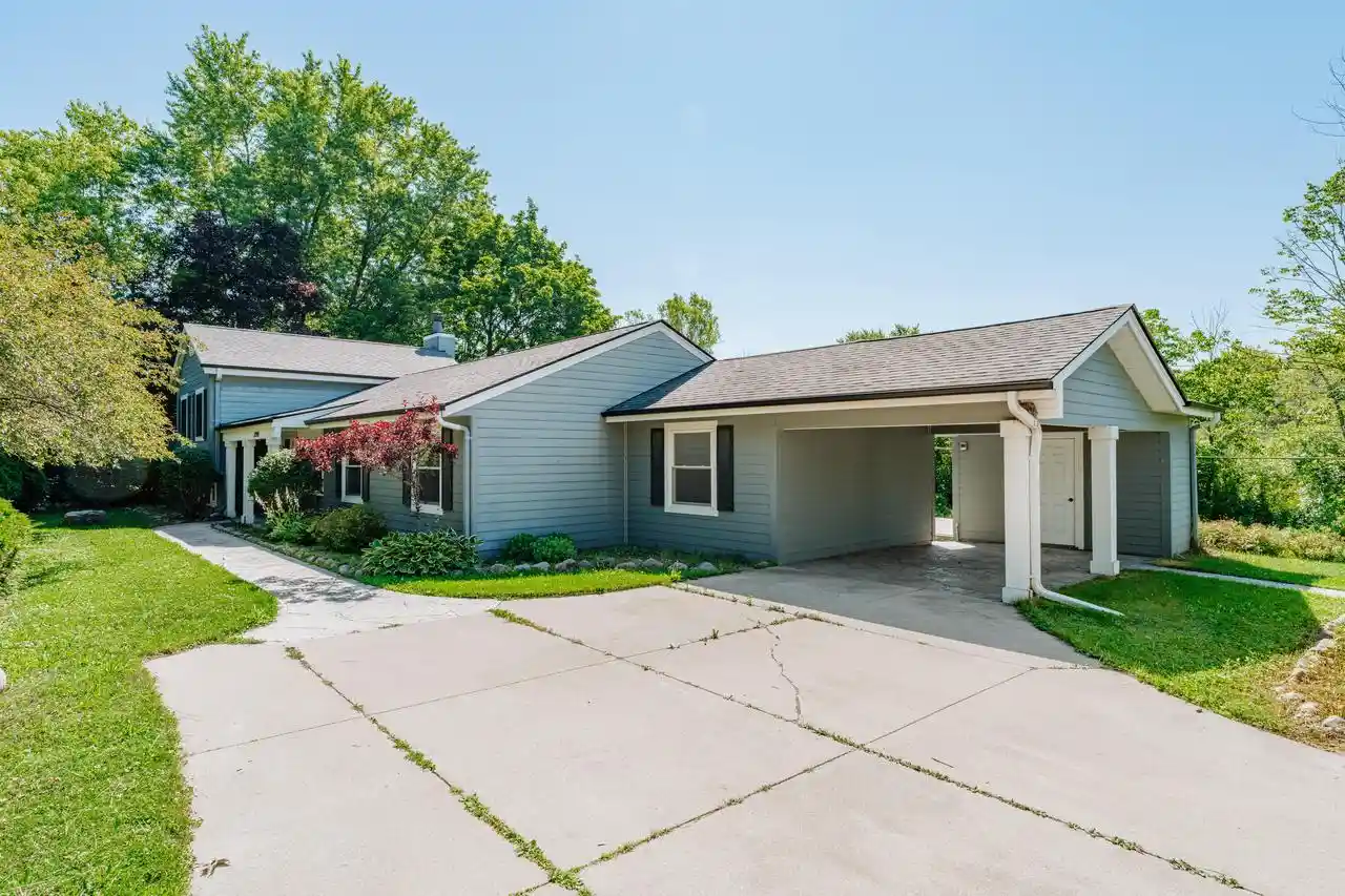 Homes for sale in New Berlin, WI | 18995 W Norwood Dr Dr, New Berlin, WI 53146 | MLS# 1970845