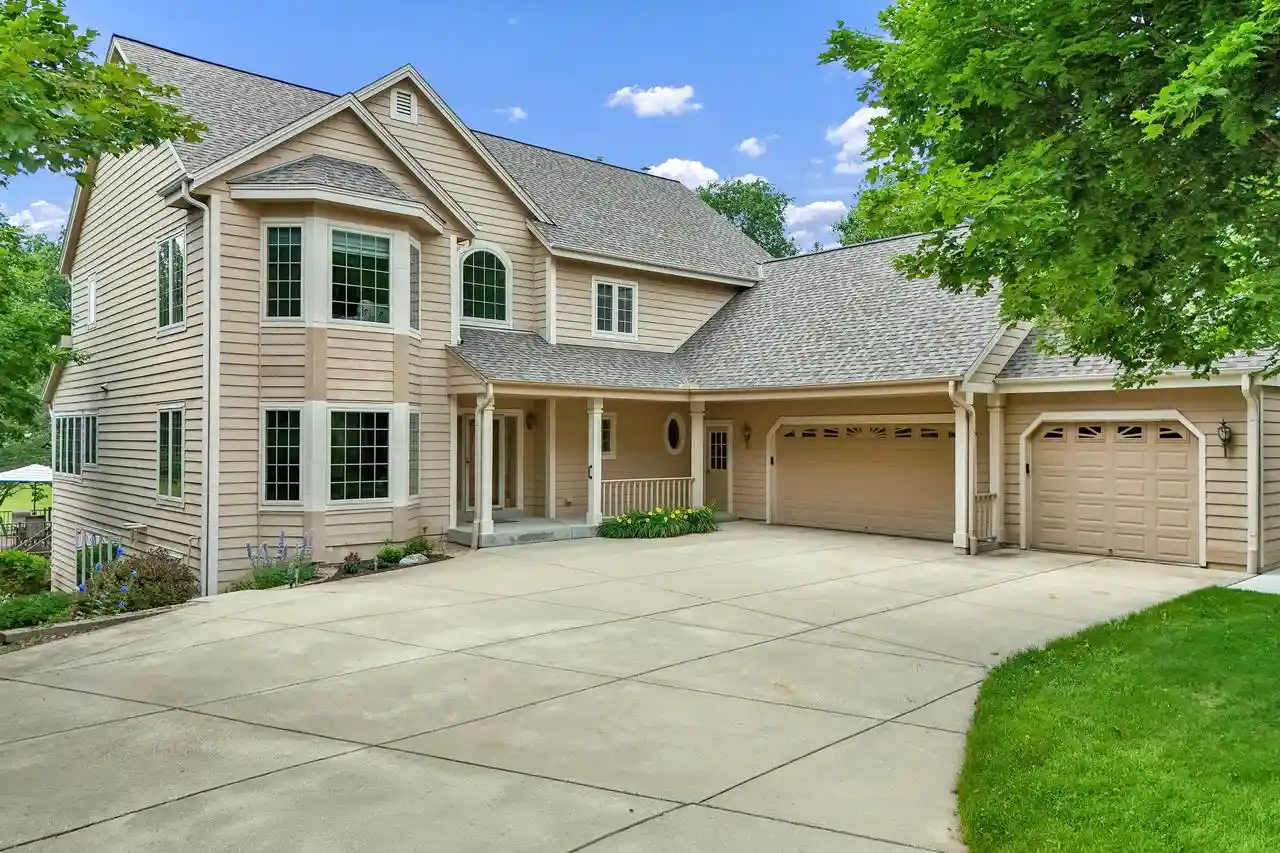 Homes for sale in Colgate, WI | 615 Kettle Ridge Ridge, Colgate, WI 53017 | MLS# 1970849