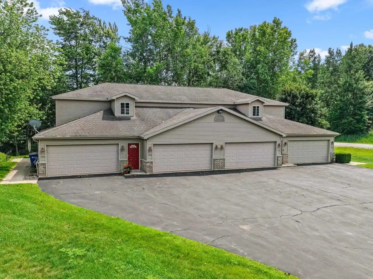 Homes for sale in Suamico, WI | 1497 Arctic Court Court, Suamico, WI 54173 | MLS# 50328819