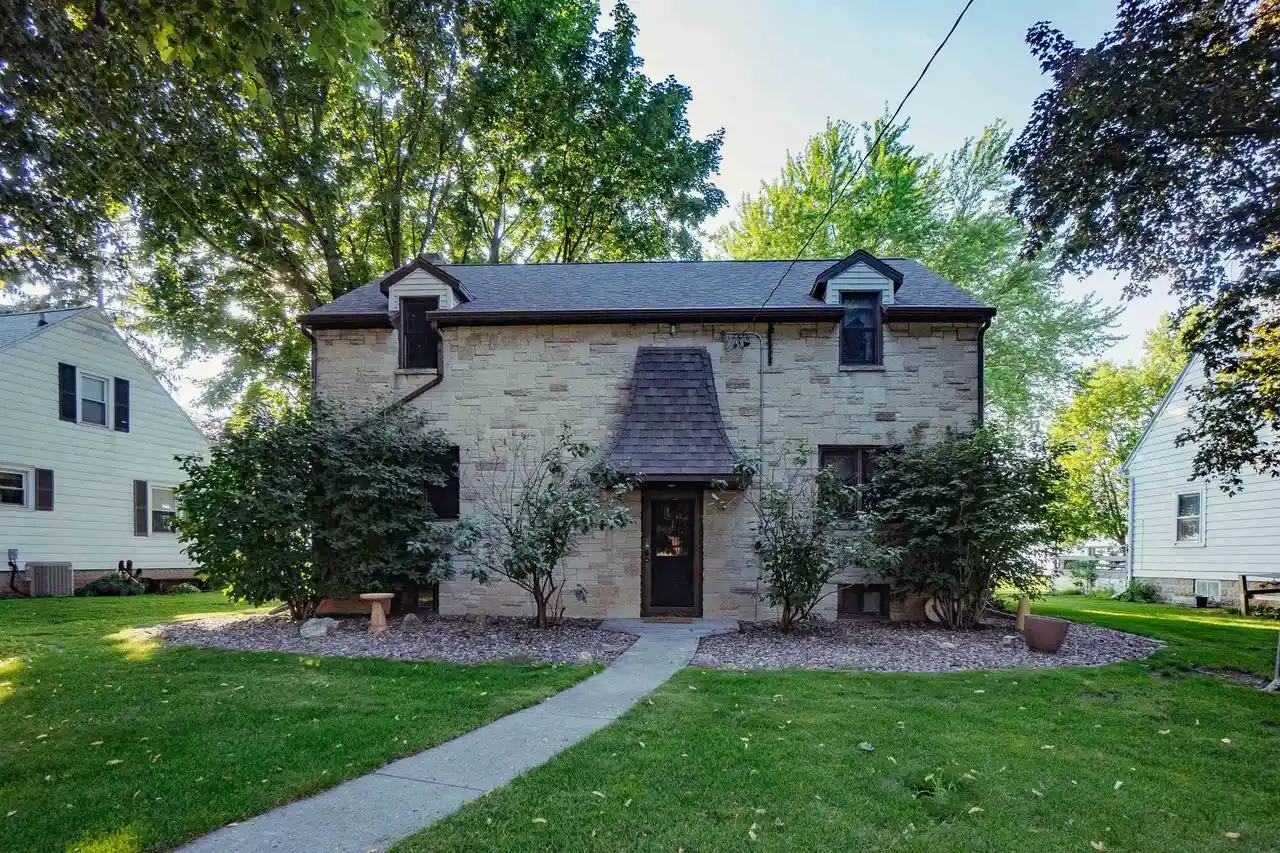 1st image of W5347 Garden Dr Dr, Fond Du Lac, WI 54935 | MLS# 50328829