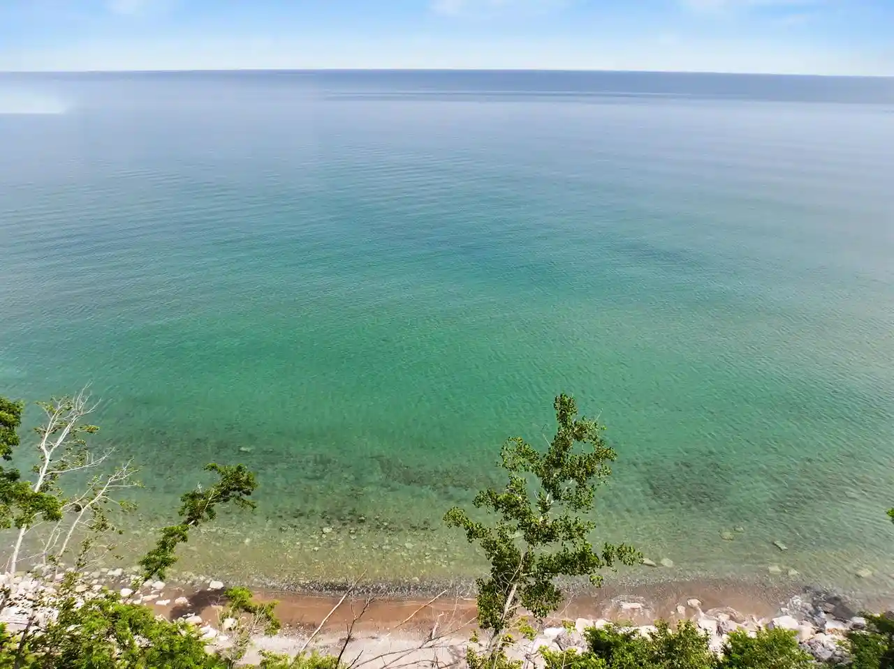3rd image of 11602 N Shorecliff Lane Lane, Mequon, WI 53092 | MLS# 1970852