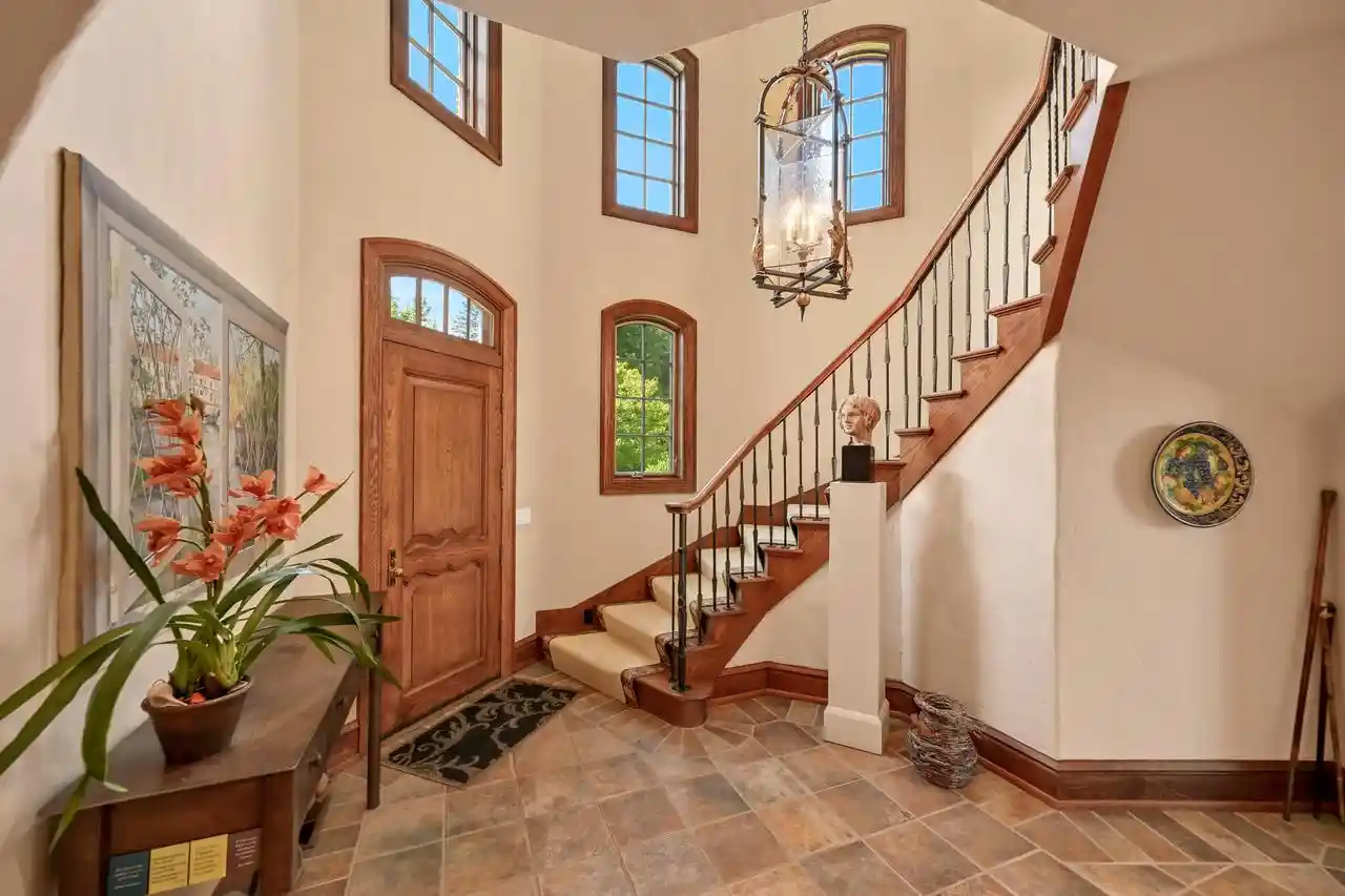4th image of 11602 N Shorecliff Lane Lane, Mequon, WI 53092 | MLS# 1970852