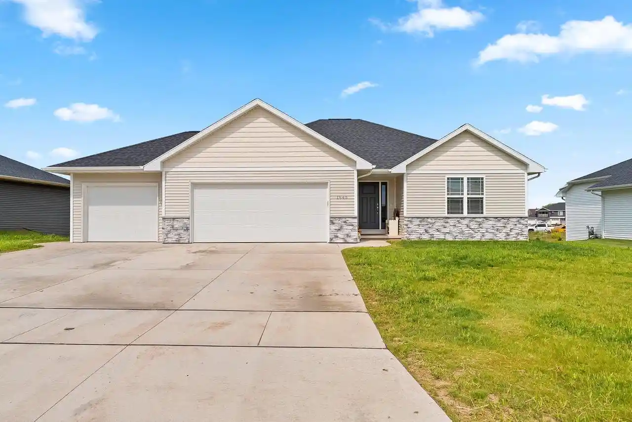 Homes for sale in Luxemburg, WI | 1645 Frontier Road Road, Luxemburg, WI 54217 | MLS# 50328814