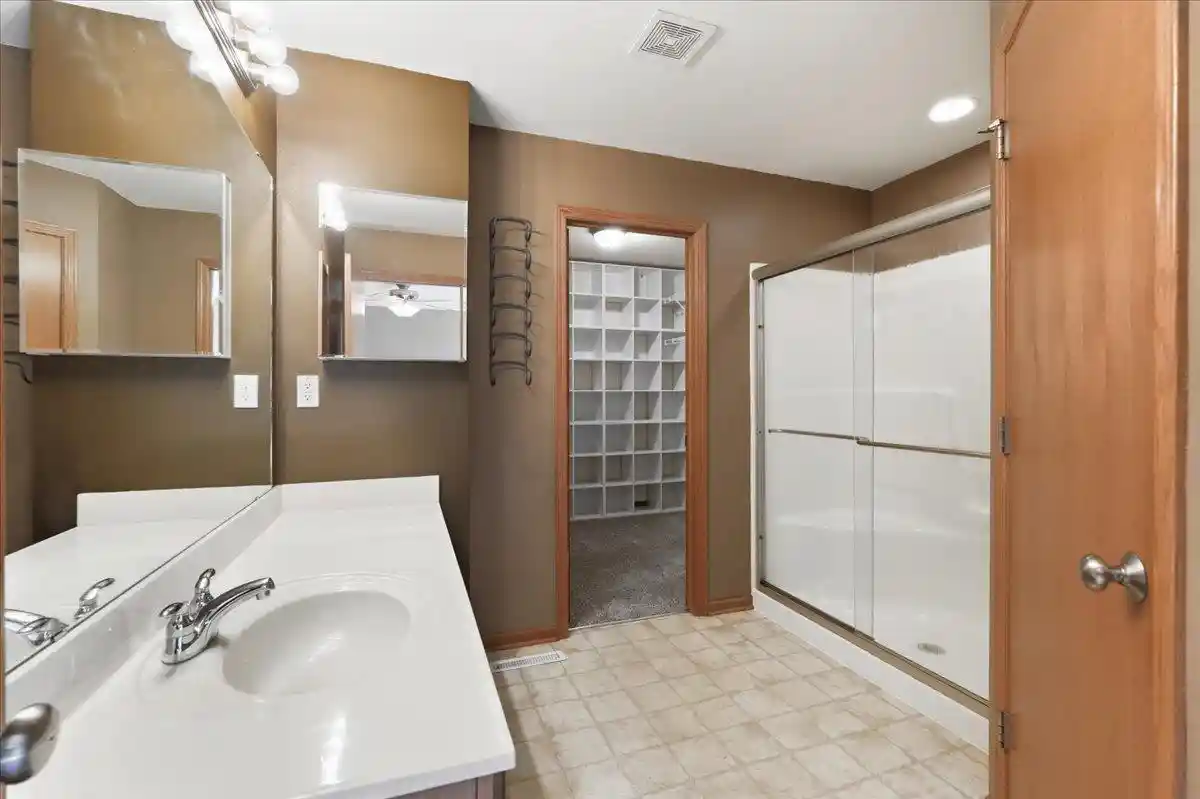 Photo 4 of Single family home for sale at 801 Goldfinch Lane Lane, Marshall, WI 53559 | MLS# 2027689 | Listing updated on 2026-08-20