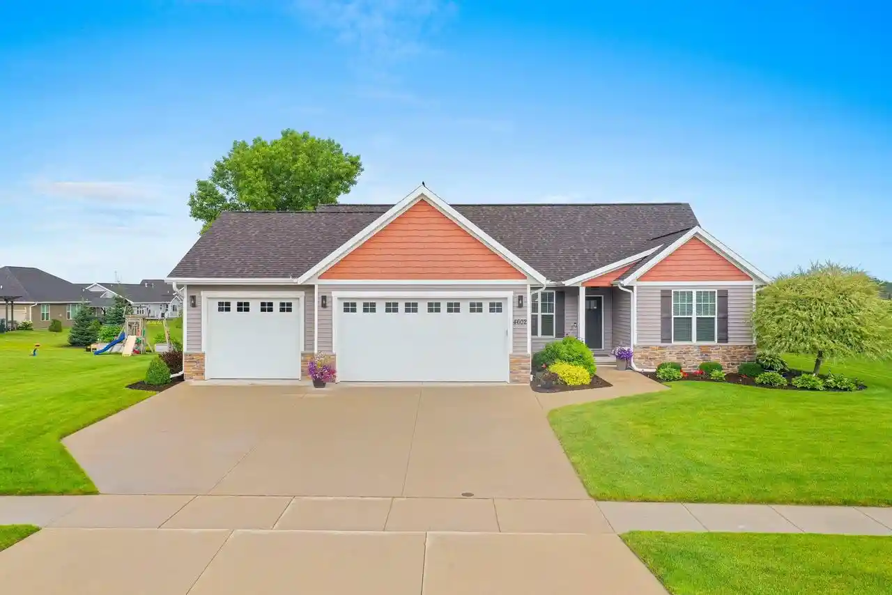 1st image of 4602 Trellis Dr Dr, De Pere, WI 54115 | MLS# 50328823