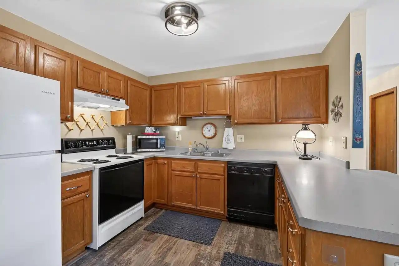 2nd image of 403 Hanson Road Road, Stoughton, WI 53589 | MLS# 2027695