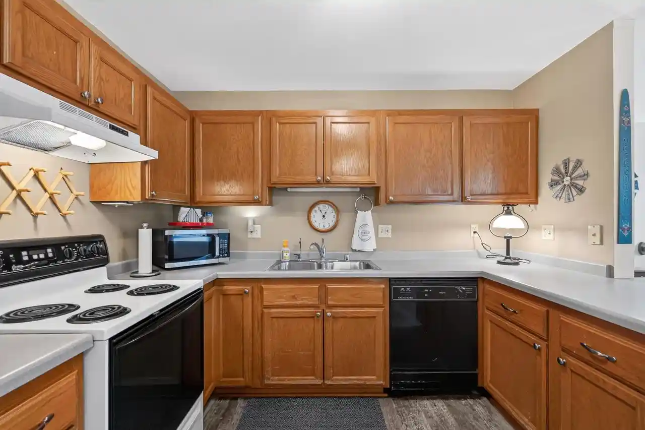 4th image of 403 Hanson Road Road, Stoughton, WI 53589 | MLS# 2027695
