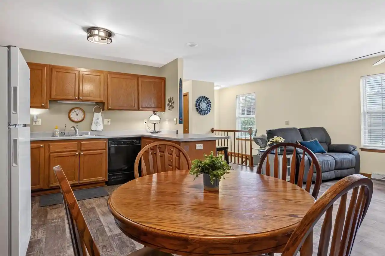5th image of 403 Hanson Road Road, Stoughton, WI 53589 | MLS# 2027695