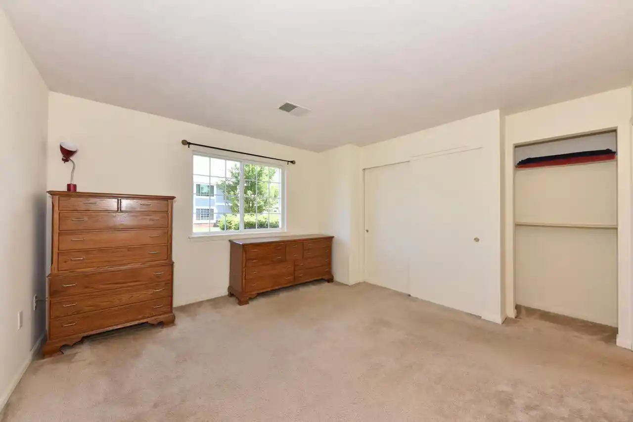 4th image of 3620 E Barbara Court Court #8, Oak Creek, WI 53154 | MLS# 1970878