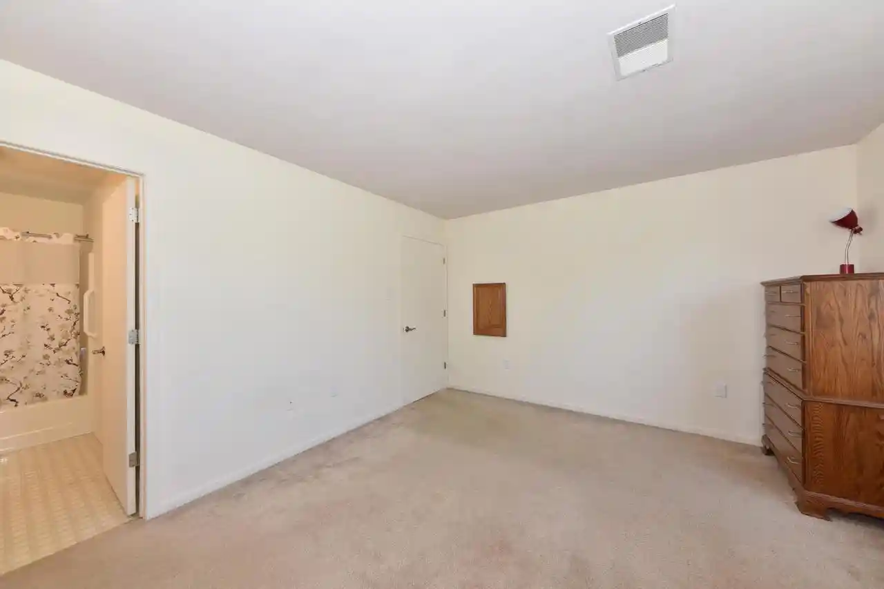 5th image of 3620 E Barbara Court Court #8, Oak Creek, WI 53154 | MLS# 1970878